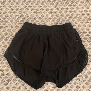 black Lululemon hottie hot short